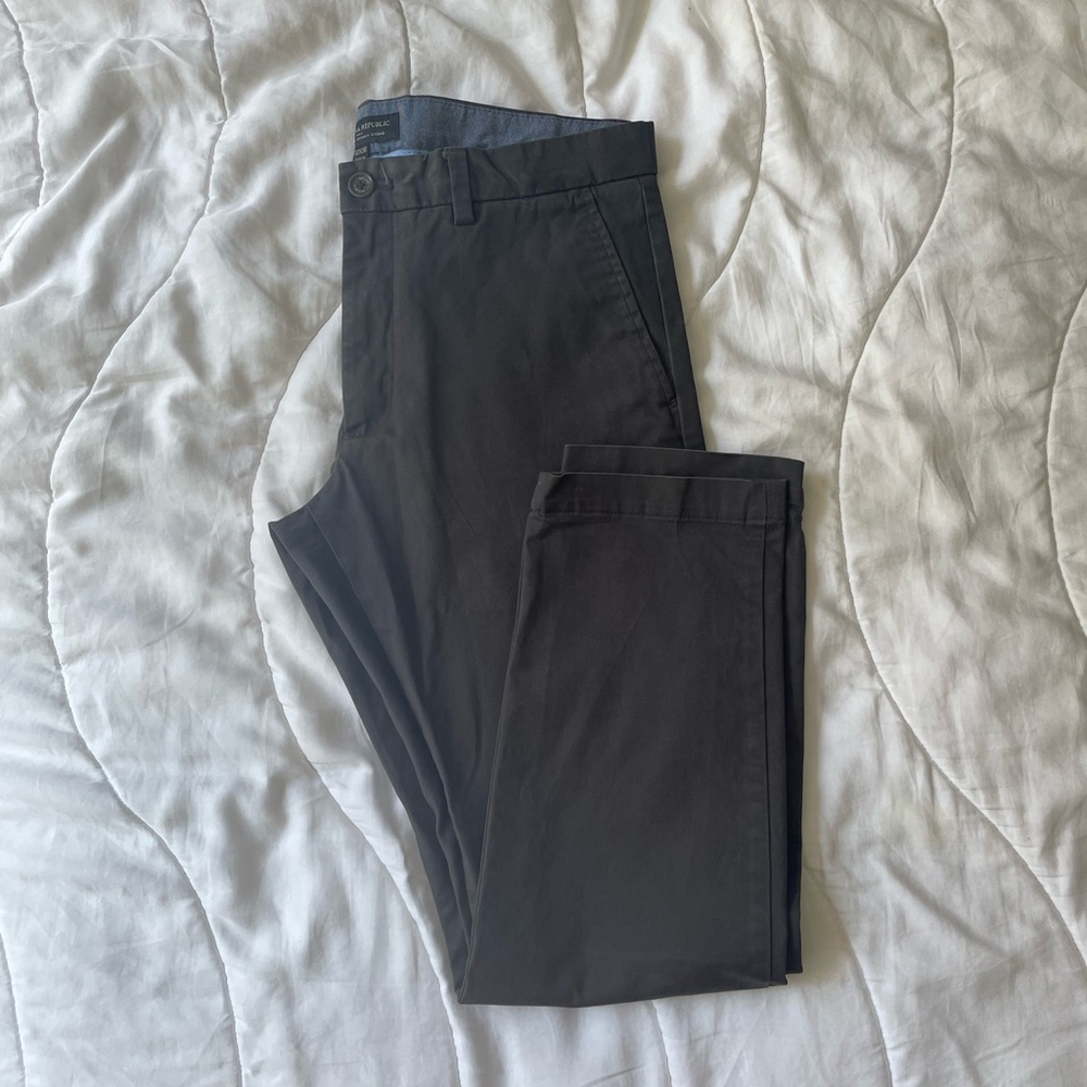 Banana Republic Men’s Chino Pant (32x30)